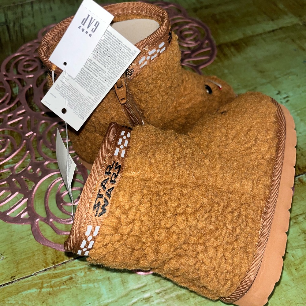 New unisex babyGap Star Wars Chewbacca Sherpa Boots
